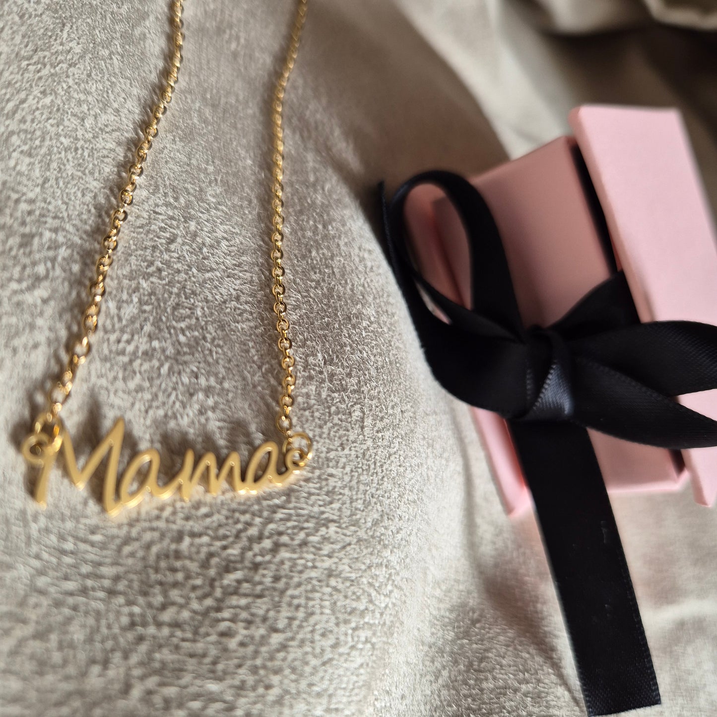 MAMA necklace