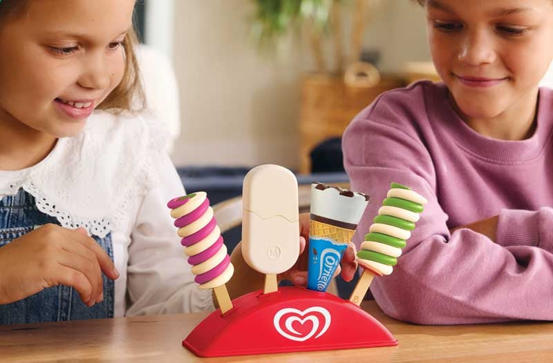 Walls toy play ice cream and stand and 4 ice creams